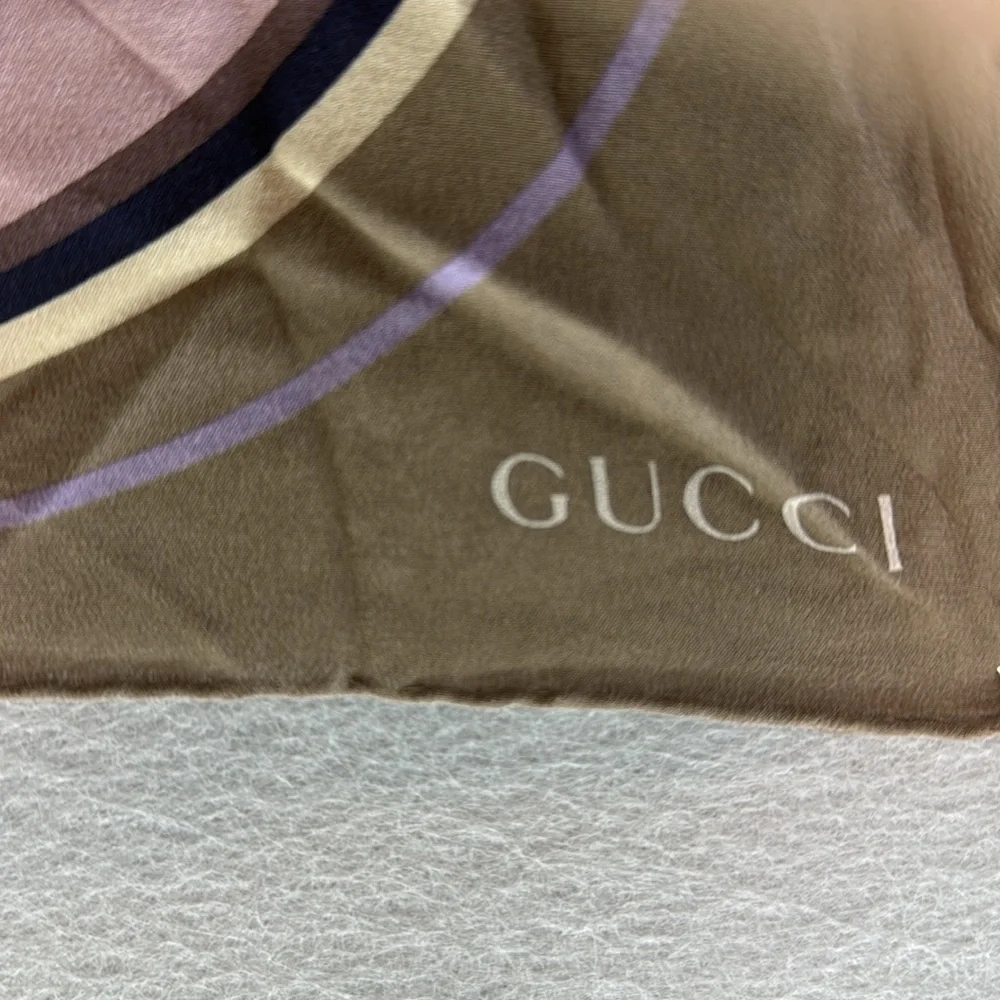 Gucci Y2K 2001 Rare vintage 100% silk‎ Scarf Multicolor purple/ tan/ pink Square